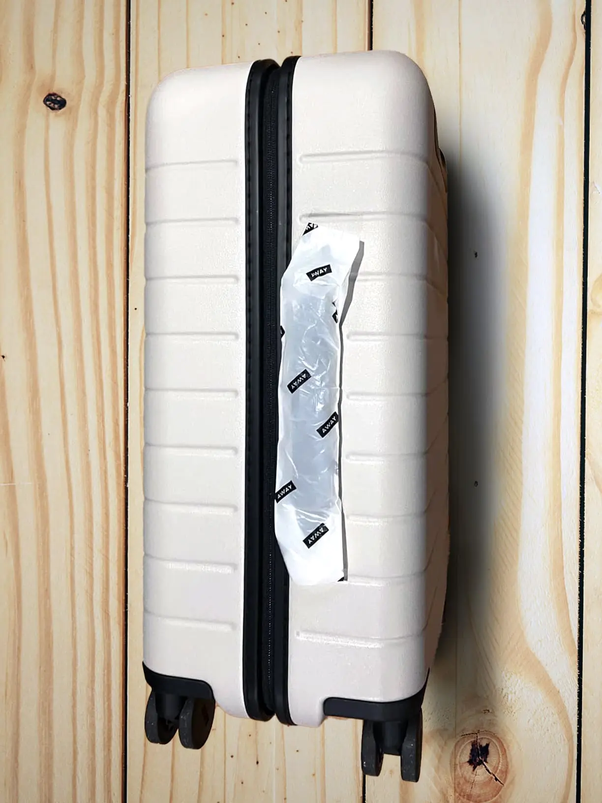 Away 22-inch Spinner Review