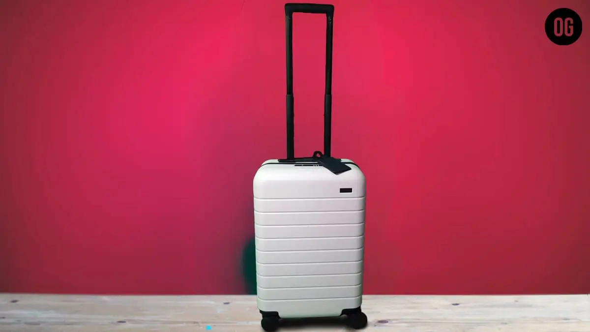 Away 22-inch Spinner Review